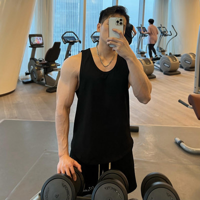 Κλασικό μοντέλο ανδρικό φανελάκι γυμναστικής