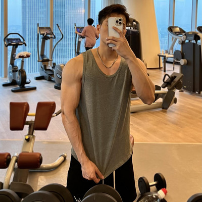 Κλασικό μοντέλο ανδρικό φανελάκι γυμναστικής