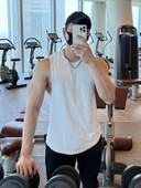 Κλασικό μοντέλο μονόχρωμο ανδρικό φανελάκι κατάλληλο για αθλήματα