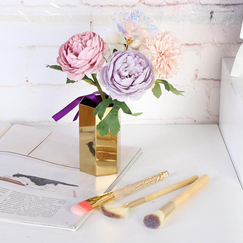 Põhjamaade kuldse pliiatsihoidja vaas kuusnurkse kujuga teemant-meigipintsli hoidja Kuldse lillevaasi metallist lauakaunistus