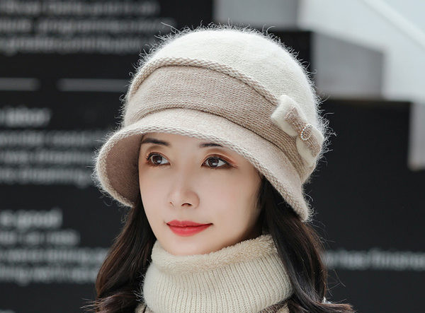 Novi model ženske zimske kape sa šiltom
