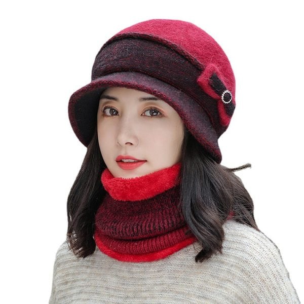 Novi model ženske zimske kape sa šiltom