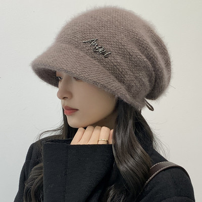 Γυναικείο καπέλο φθινοπώρου-χειμώνα με μεταλλική επιγραφή