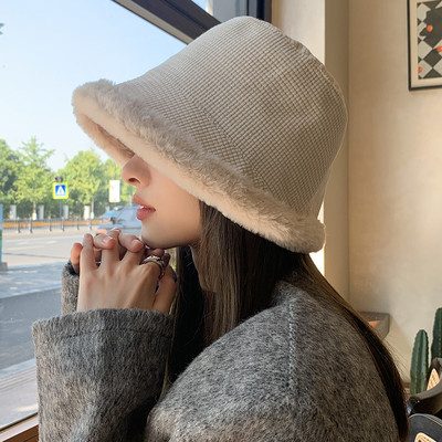 Γυναικείο χειμωνιάτικο καπέλο με εσωτερικό χνούδι