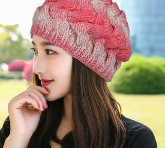 Χειμερινό πλεκτό καπέλο με ιριδίζοντα χρώματα