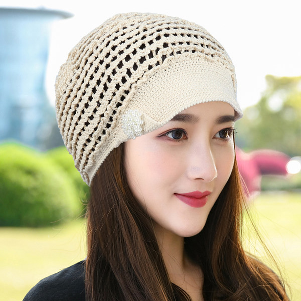 Ženska pletena kapa u više boja