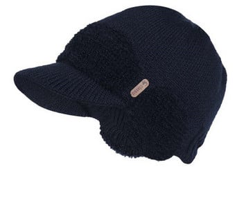 Ženska zimska kapa s perom