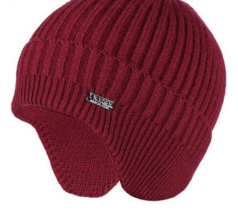 Ženska zimska kapa sa metalnim elementom, novi model