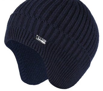 Ženska zimska kapa sa metalnim elementom, novi model