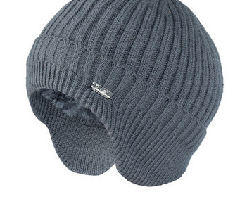 Ženska zimska kapa sa metalnim elementom, novi model