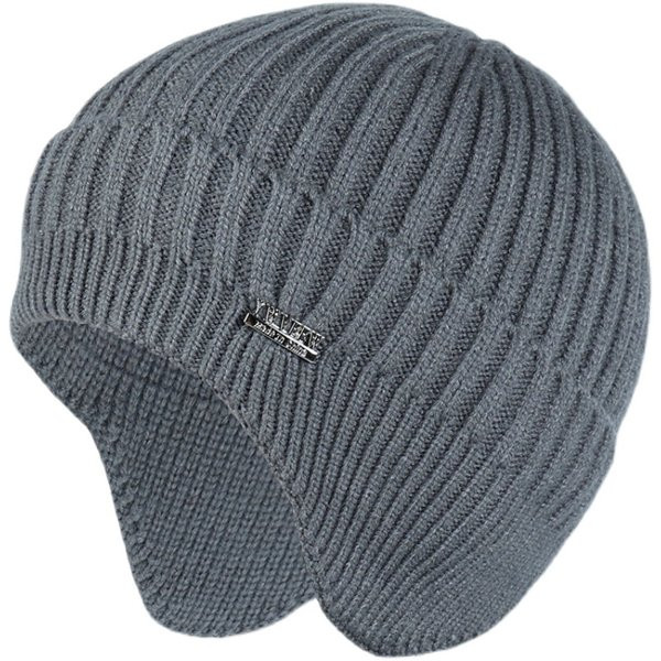 Ženska zimska kapa sa metalnim elementom, novi model