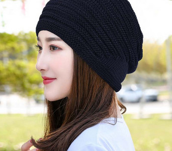 Μονόχρωμο πλεκτό χειμερινό καπέλο για γυναίκες