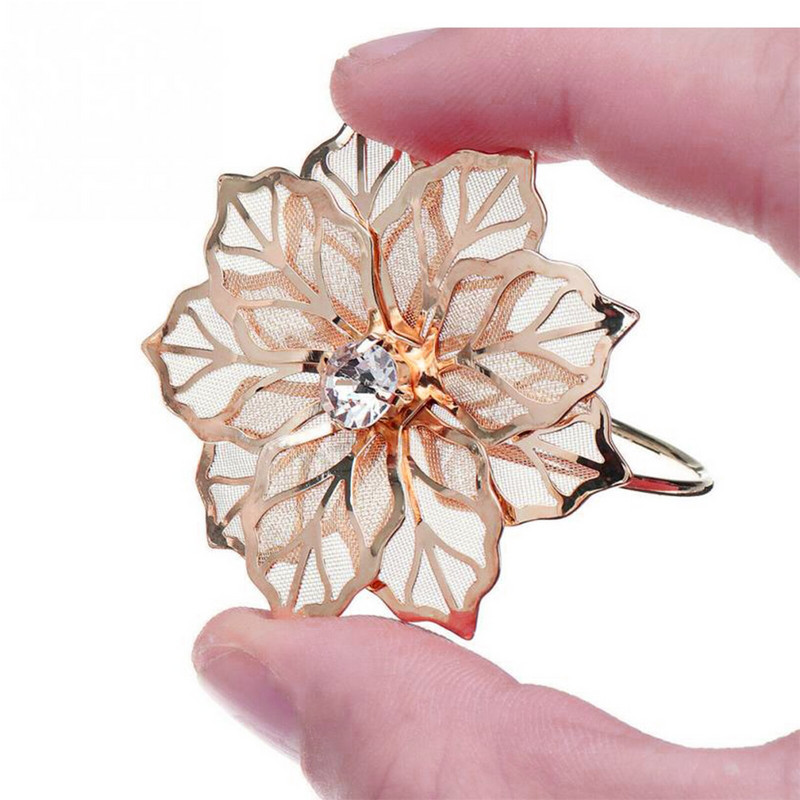 12TK Salvrätisõrmuse hoidik Lillede Salvräti Pandla Hotelli lauakaunistus Kaunistused Jõulupulmade Salvrätikusõrmuse õhtusöögilauahoidja