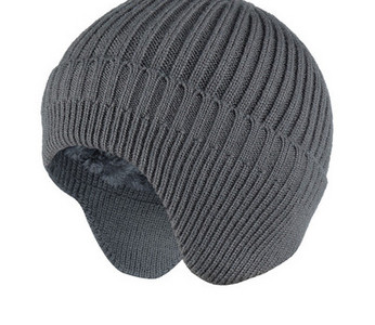 Γυναικείο χειμερινό πλεκτό καπέλο με καθαρό σχέδιο