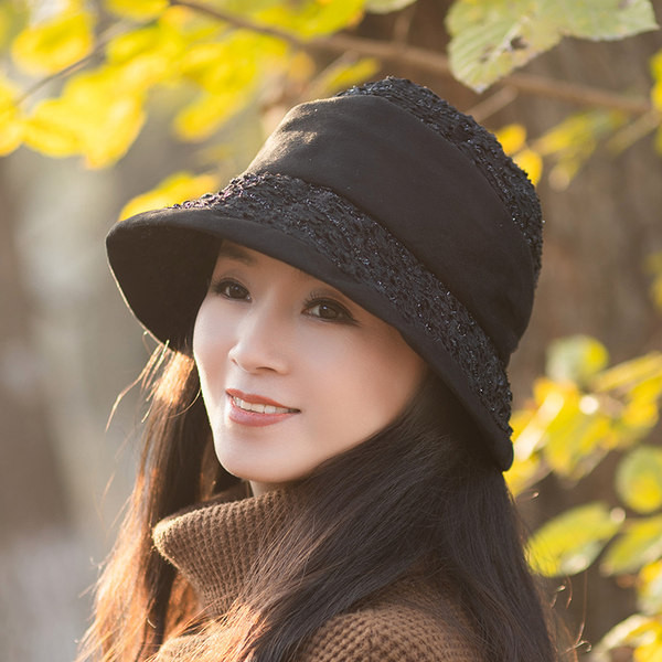 Aktualni ženski šešir - s vezom