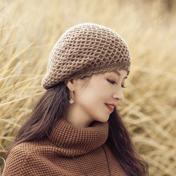 Palarie tricotata dama model nou in trei culori