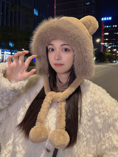 Uus mudel udusulgede ja 3D elemendiga talvemüts naistele