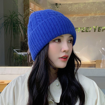 Γυναικείο πλεκτό καπέλο casual με μεταλλική διακόσμηση