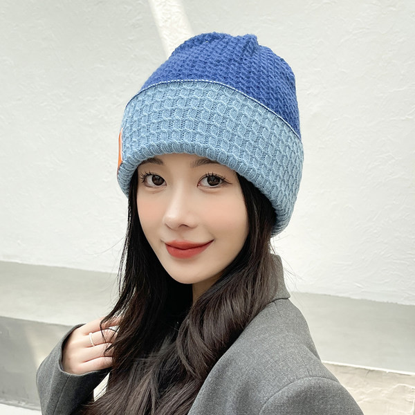 Uus mudel naiste kootud logoga müts - mitut värvi