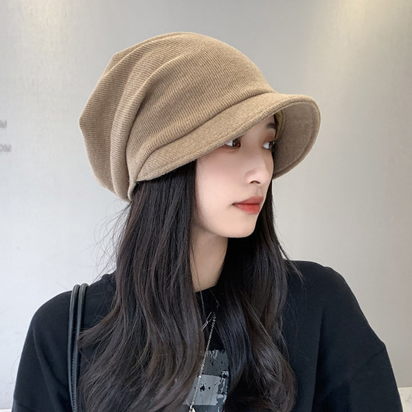 Prugasti ženski šešir sa šilterom