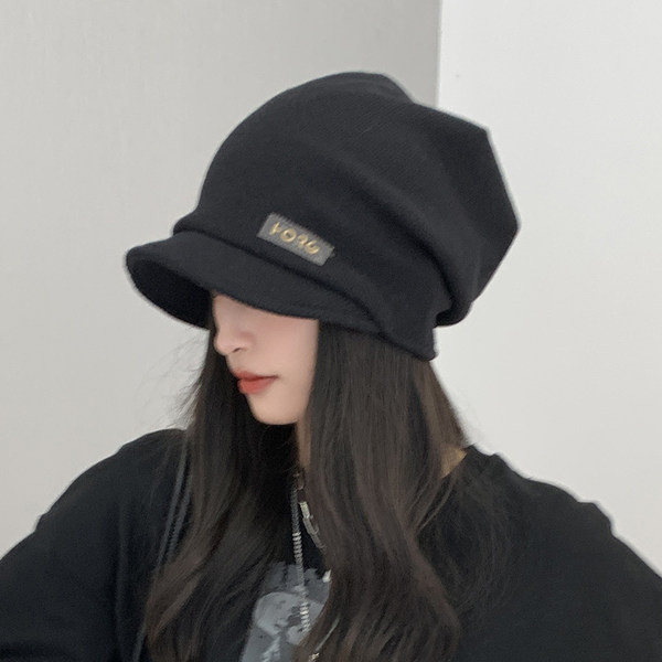 Prugasti ženski šešir sa šilterom