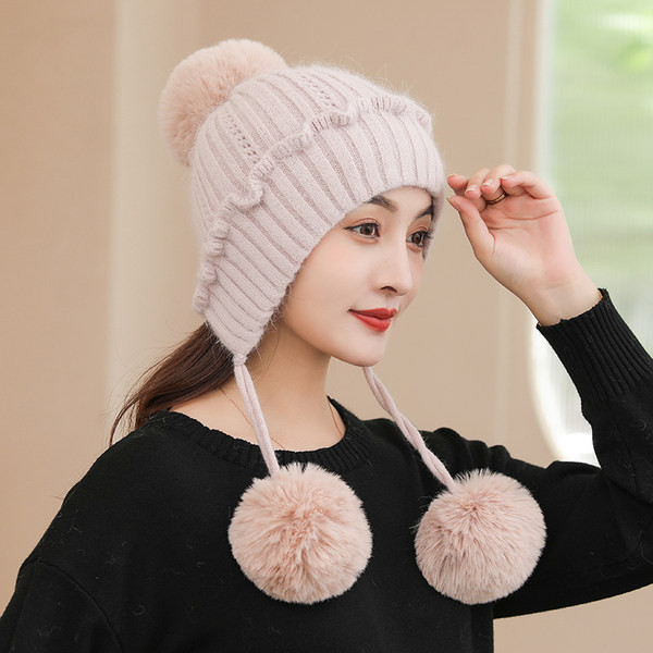 Naiste talvemüts paelte ja pon-poniga