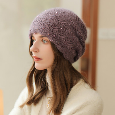 Palarie tricotata cu pietre decorative pentru femei