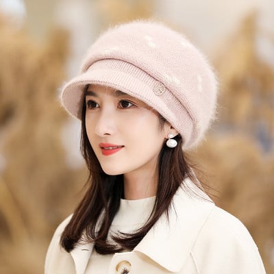 Palarie de iarna model nou cu vizor si element metalic pentru femei