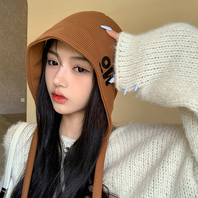 Pălărie de toamnă pentru femei cu inscripție