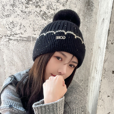 Naiste talvemüts - metallelemendiga