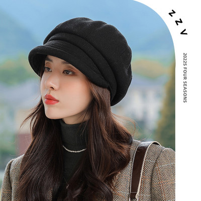 Švaraus rašto žieminė beretės kepurė su skydeliu moterims