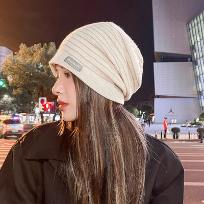 Triibuline naiste talvemüts