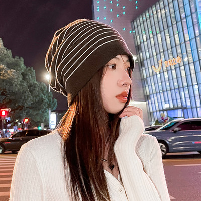 Triibuline naiste talvemüts