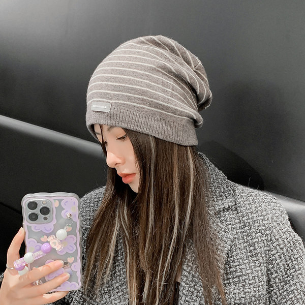 Triibuline naiste talvemüts