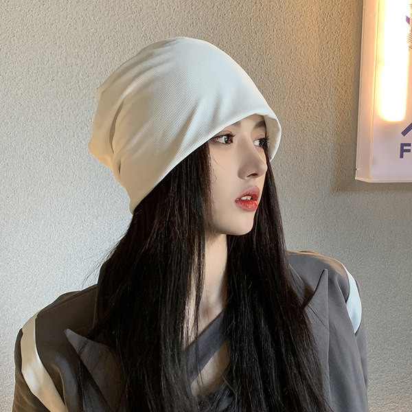 Pălărie de toamnă pentru femei - în trei culori