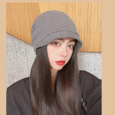 Kolmes värvitoonis naiste sügismüts