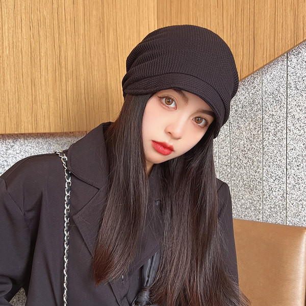 Kolmes värvitoonis naiste sügismüts