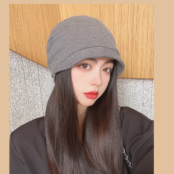 Kolmes värvitoonis naiste sügismüts