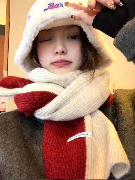 Naiste kootud sall pikkusega 176 cm