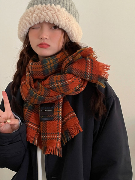 Eșarfă de damă în carouri în verde și portocaliu