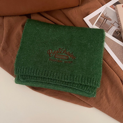 Γυναικείο πλεκτό κασκόλ με κέντημα