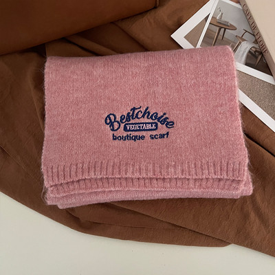 Γυναικείο πλεκτό κασκόλ με κέντημα