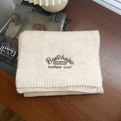 Γυναικείο πλεκτό κασκόλ με κέντημα