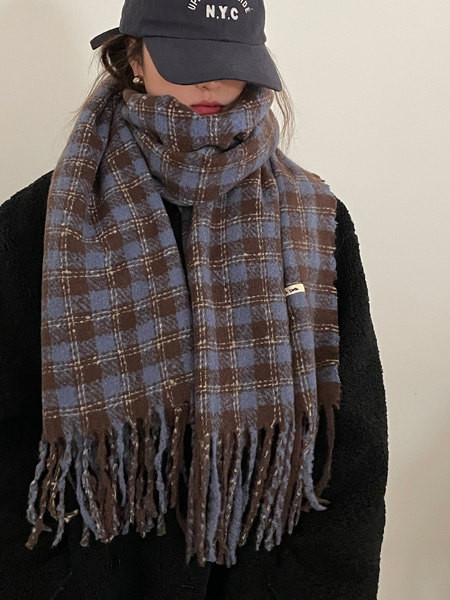 Eșarfă cu franjuri în carouri pentru femei