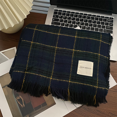 Μοντέρνο γυναικείο καρό κασκόλ με μήκος 194 cm