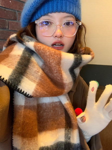 Καρό Χειμωνιάτικο κασκόλ  Γυναικείο με γράμματα