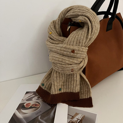 Νέο μοντέλο γυναικείο πλεκτό κασκόλ