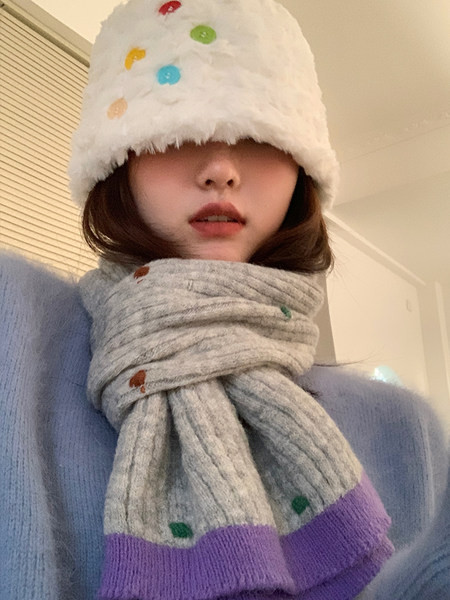 Νέο μοντέλο γυναικείο πλεκτό κασκόλ