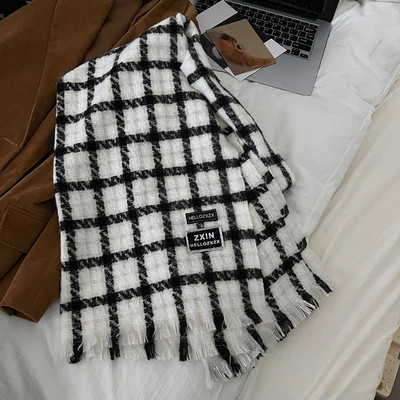 Uue mudeli logoga naiste ruuduline sall