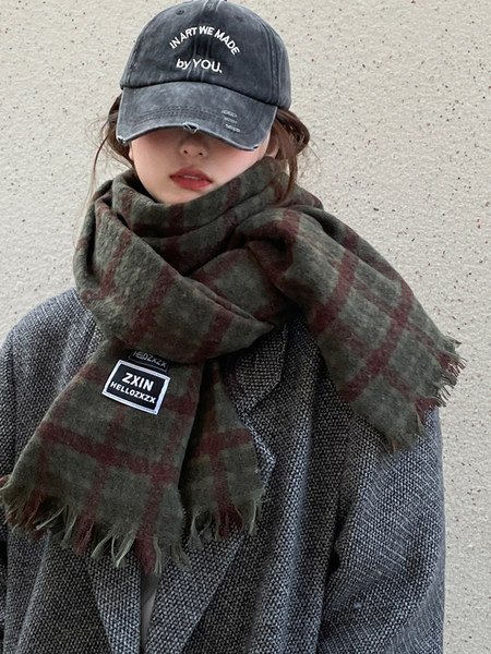 Uue mudeli logoga naiste ruuduline sall